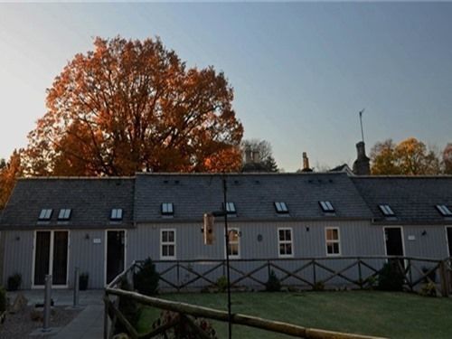 Glenernan Self Catering Cottages Баллатер Экстерьер фото